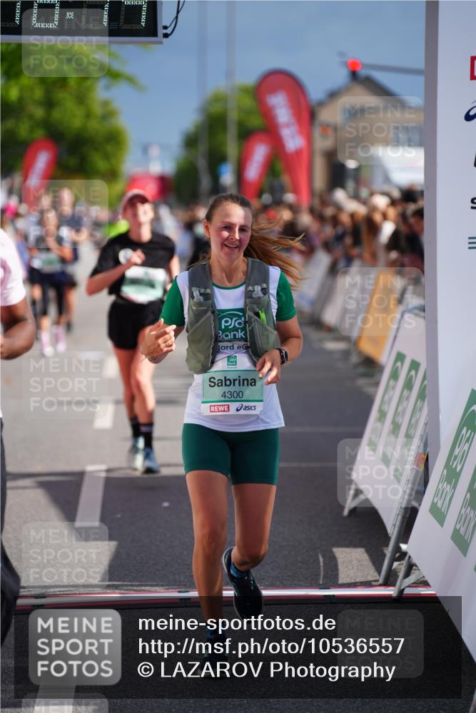 20.09.2026 - PSD Bank Halbmarathon LAZAROV Photography http://msf.ph/oto/10536557 20.09.2026 12:18:13 Ziel 2435, 2653, 3258, 3331, 3463, 4082, 4171, 4300, 4582 meine-sportfotos.de