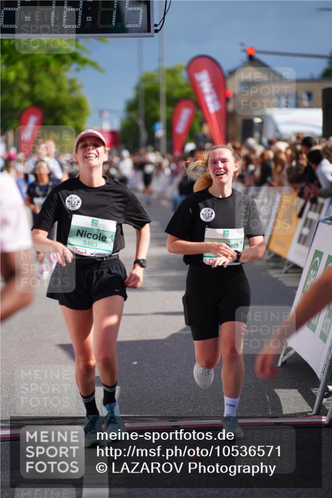 20.09.2026 - PSD Bank Halbmarathon LAZAROV Photography http://msf.ph/oto/10536571 20.09.2026 12:18:15 Ziel 2435, 2653, 3258, 3331, 3361, 3463, 4300, 4582 meine-sportfotos.de