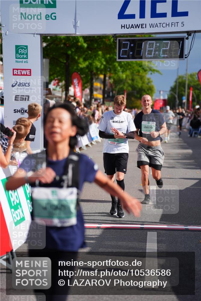 20.09.2026 - PSD Bank Halbmarathon LAZAROV Photography http://msf.ph/oto/10536586 20.09.2026 12:18:20 Ziel 3152, 3331, 3361, 3463, 4300, 4630 meine-sportfotos.de