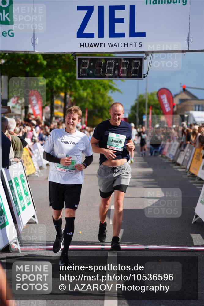 20.09.2026 - PSD Bank Halbmarathon LAZAROV Photography http://msf.ph/oto/10536596 20.09.2026 12:18:21 Ziel 3152, 3331, 3361, 3463, 4300, 4630 meine-sportfotos.de