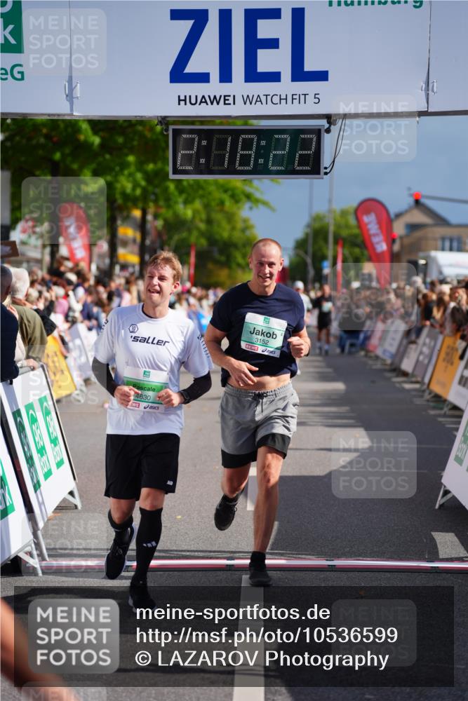 20.09.2026 - PSD Bank Halbmarathon LAZAROV Photography http://msf.ph/oto/10536599 20.09.2026 12:18:21 Ziel 3152, 3331, 3361, 3463, 4300, 4630 meine-sportfotos.de