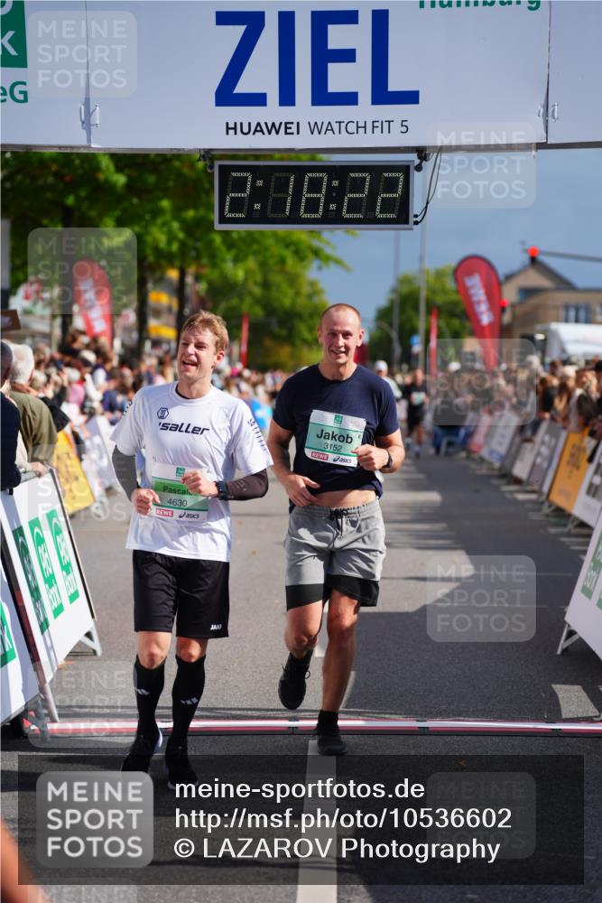 20.09.2026 - PSD Bank Halbmarathon LAZAROV Photography http://msf.ph/oto/10536602 20.09.2026 12:18:21 Ziel 3152, 3331, 3361, 3463, 4300, 4630 meine-sportfotos.de