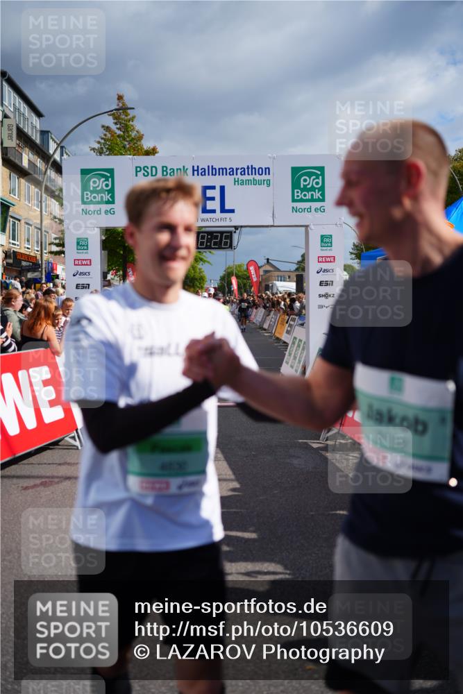 20.09.2026 - PSD Bank Halbmarathon LAZAROV Photography http://msf.ph/oto/10536609 20.09.2026 12:18:26 Ziel 2032, 3152, 3361, 4049, 4370, 4630 meine-sportfotos.de