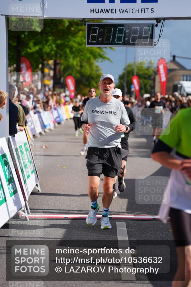 20.09.2026 - PSD Bank Halbmarathon LAZAROV Photography http://msf.ph/oto/10536632 20.09.2026 12:18:29 Ziel 1011, 2032, 2628, 3152, 4049, 4370, 4630 meine-sportfotos.de