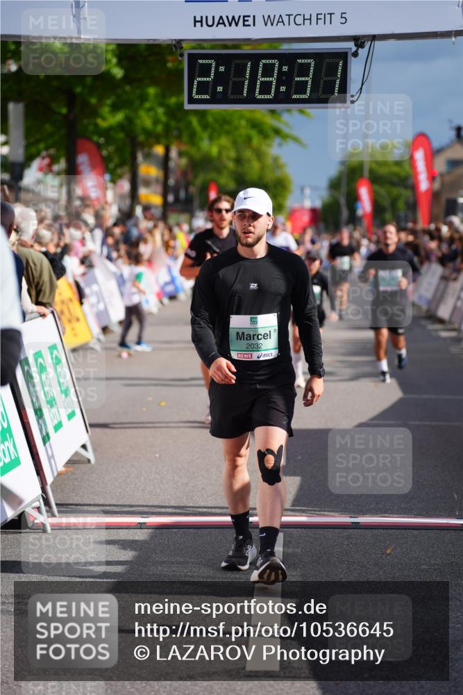 20.09.2026 - PSD Bank Halbmarathon LAZAROV Photography http://msf.ph/oto/10536645 20.09.2026 12:18:31 Ziel 1011, 2032, 2628, 3806, 4049, 4159, 4370 meine-sportfotos.de