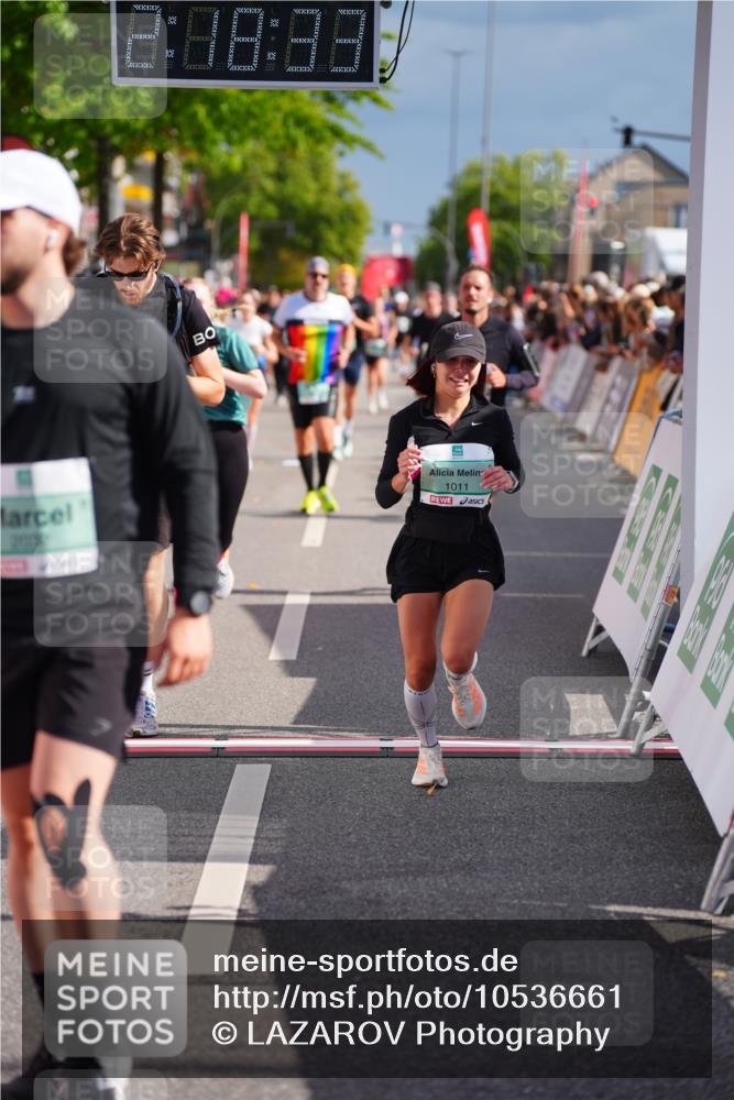 20.09.2026 - PSD Bank Halbmarathon LAZAROV Photography http://msf.ph/oto/10536661 20.09.2026 12:18:33 Ziel 1011, 2032, 2413, 2628, 3806, 3875, 4049, 4159, 4370 meine-sportfotos.de