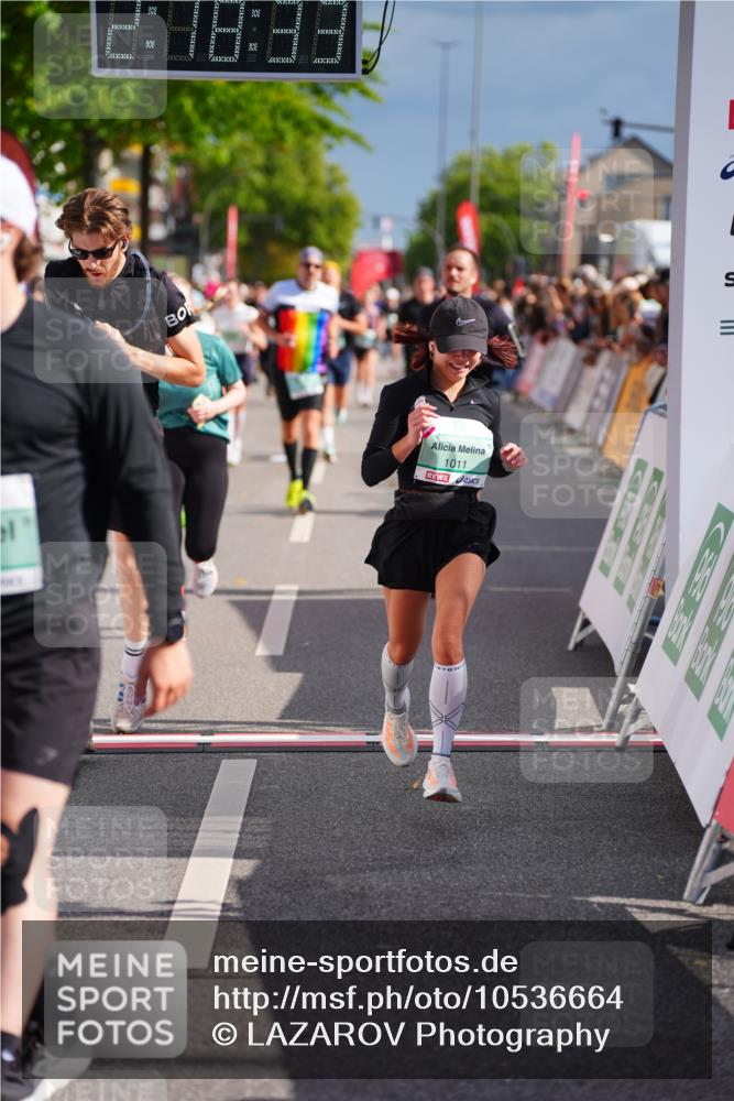 20.09.2026 - PSD Bank Halbmarathon LAZAROV Photography http://msf.ph/oto/10536664 20.09.2026 12:18:33 Ziel 1011, 2032, 2413, 2628, 3806, 3875, 4049, 4159, 4370 meine-sportfotos.de