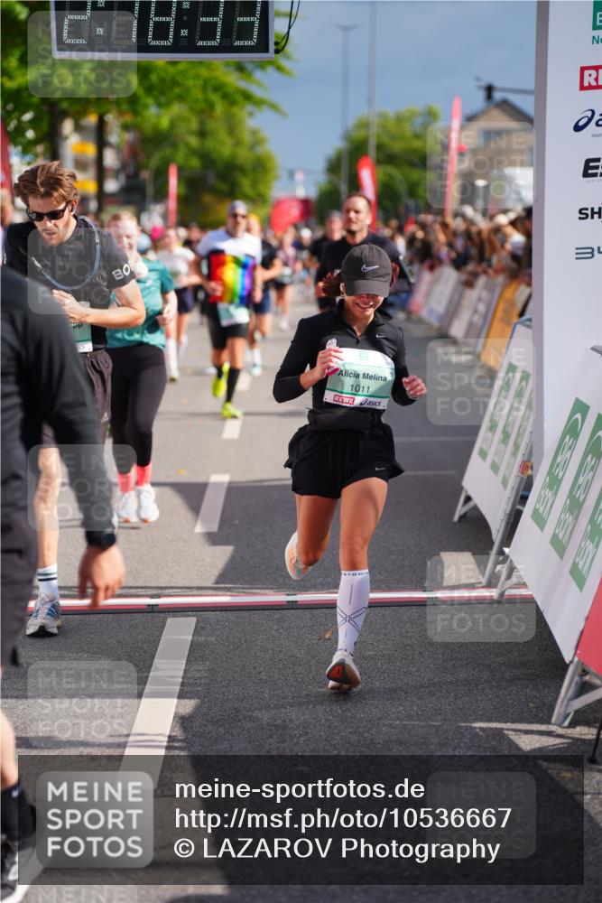 20.09.2026 - PSD Bank Halbmarathon LAZAROV Photography http://msf.ph/oto/10536667 20.09.2026 12:18:33 Ziel 1011, 2032, 2413, 2628, 3806, 3875, 4049, 4159, 4370 meine-sportfotos.de