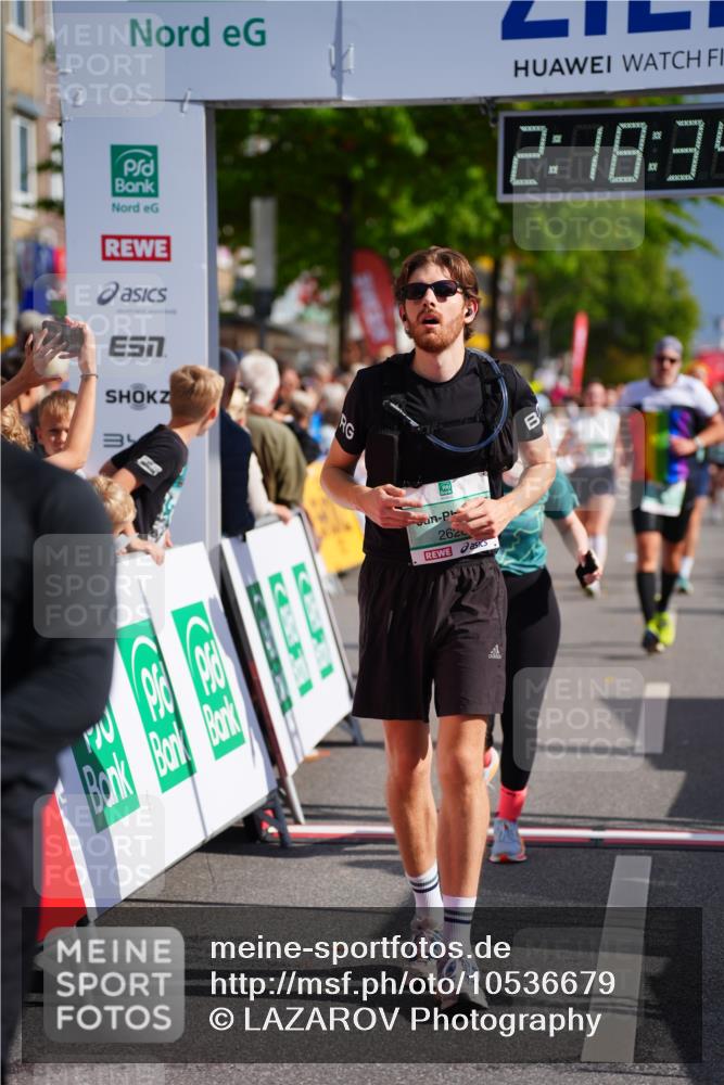 20.09.2026 - PSD Bank Halbmarathon LAZAROV Photography http://msf.ph/oto/10536679 20.09.2026 12:18:34 Ziel 1011, 1270, 2032, 2413, 2628, 2867, 3409, 3806, 3875, 4049, 4159, 4370 meine-sportfotos.de
