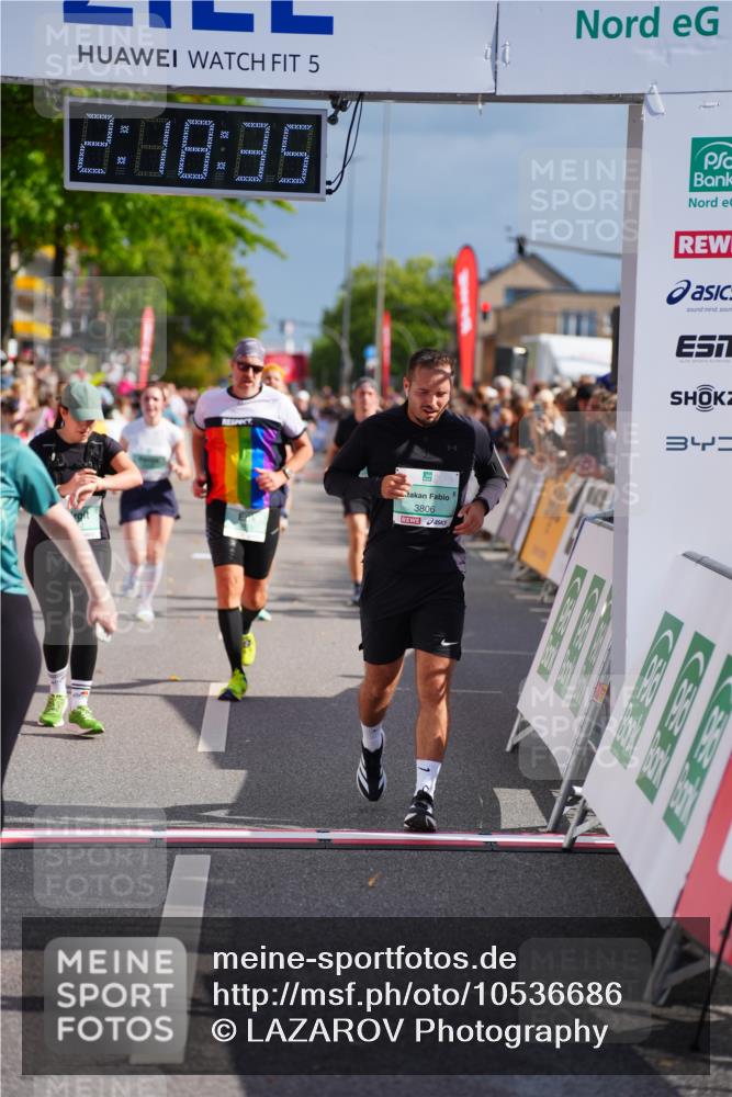 20.09.2026 - PSD Bank Halbmarathon LAZAROV Photography http://msf.ph/oto/10536686 20.09.2026 12:18:35 Ziel 1011, 1270, 2032, 2413, 2628, 2867, 3409, 3806, 3875, 4049, 4159, 4370 meine-sportfotos.de