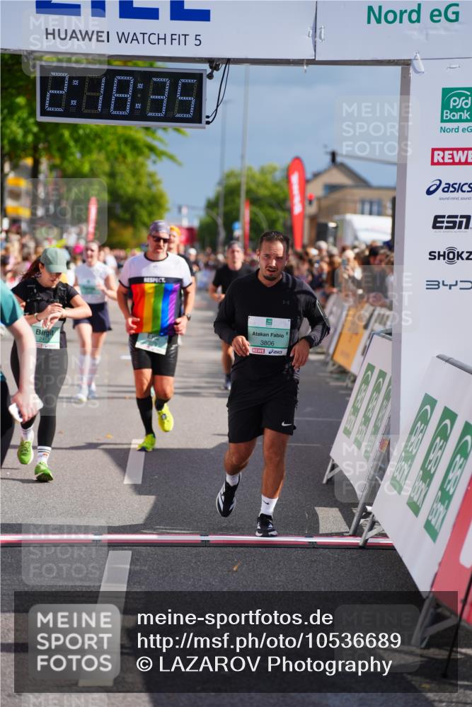 20.09.2026 - PSD Bank Halbmarathon LAZAROV Photography http://msf.ph/oto/10536689 20.09.2026 12:18:35 Ziel 1011, 1270, 2032, 2413, 2628, 2867, 3409, 3806, 3875, 4049, 4159, 4370 meine-sportfotos.de