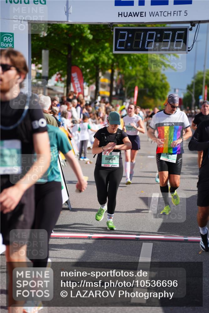 20.09.2026 - PSD Bank Halbmarathon LAZAROV Photography http://msf.ph/oto/10536696 20.09.2026 12:18:36 Ziel 1011, 1270, 2032, 2121, 2413, 2628, 2867, 3084, 3409, 3806, 3875, 4049, 4159 meine-sportfotos.de
