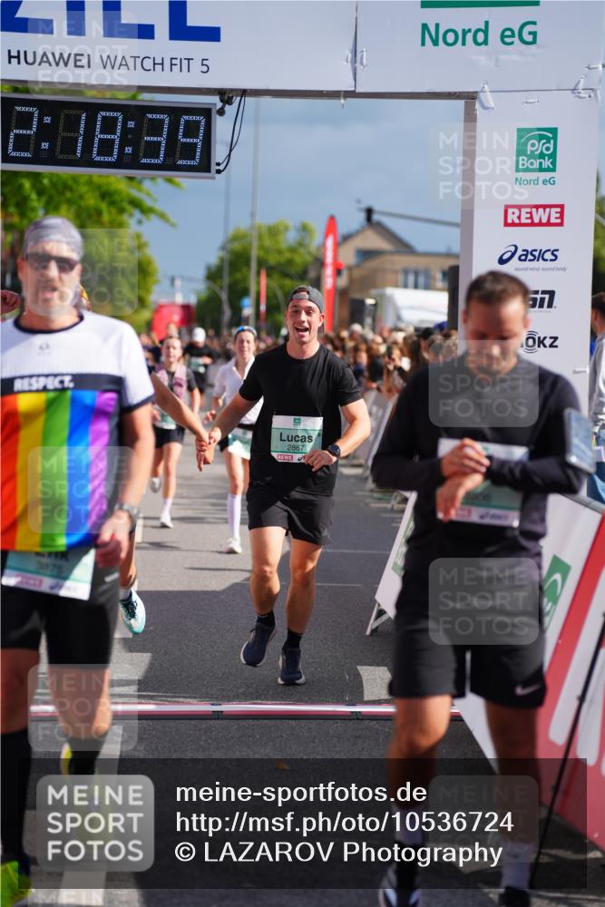 20.09.2026 - PSD Bank Halbmarathon LAZAROV Photography http://msf.ph/oto/10536724 20.09.2026 12:18:38 Ziel 1011, 1270, 2121, 2413, 2628, 2867, 3084, 3409, 3540, 3806, 3875, 4159 meine-sportfotos.de