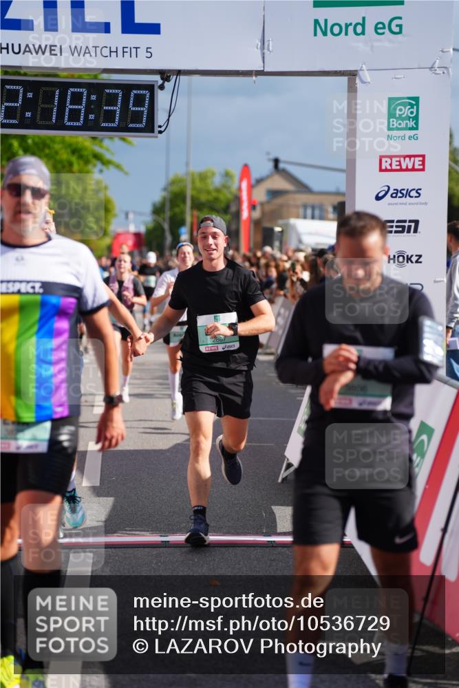 20.09.2026 - PSD Bank Halbmarathon LAZAROV Photography http://msf.ph/oto/10536729 20.09.2026 12:18:38 Ziel 1011, 1270, 2121, 2413, 2628, 2867, 3084, 3409, 3540, 3806, 3875, 4159 meine-sportfotos.de