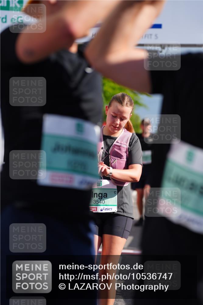 20.09.2026 - PSD Bank Halbmarathon LAZAROV Photography http://msf.ph/oto/10536747 20.09.2026 12:18:44 Ziel 1270, 1424, 1425, 1998, 2121, 2137, 2413, 2867, 3084, 3409, 3540, 3597, 3616, 3875 meine-sportfotos.de