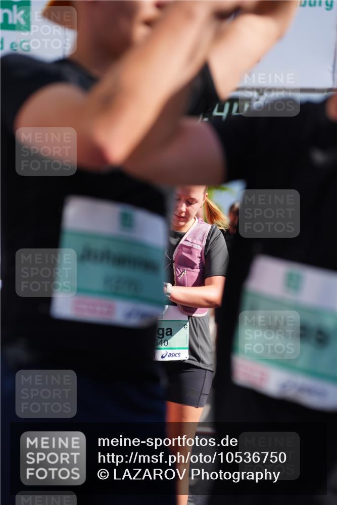 20.09.2026 - PSD Bank Halbmarathon LAZAROV Photography http://msf.ph/oto/10536750 20.09.2026 12:18:44 Ziel 1270, 1424, 1425, 1998, 2121, 2137, 2413, 2867, 3084, 3409, 3540, 3597, 3616, 3875 meine-sportfotos.de