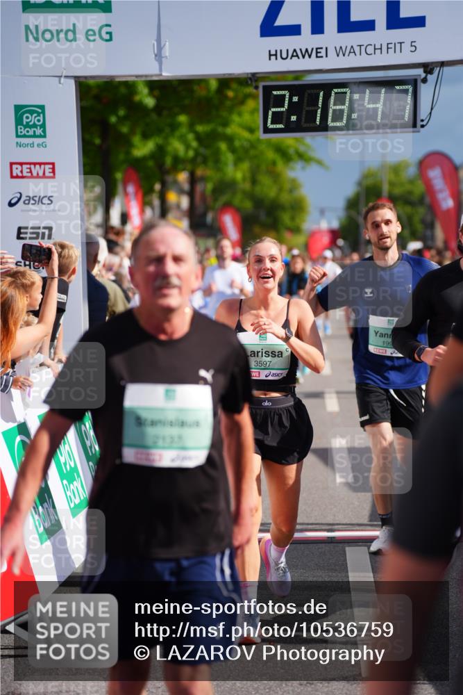 20.09.2026 - PSD Bank Halbmarathon LAZAROV Photography http://msf.ph/oto/10536759 20.09.2026 12:18:47 Ziel 1424, 1425, 1694, 1998, 2121, 2137, 2912, 3084, 3540, 3597, 3616, 3736 meine-sportfotos.de