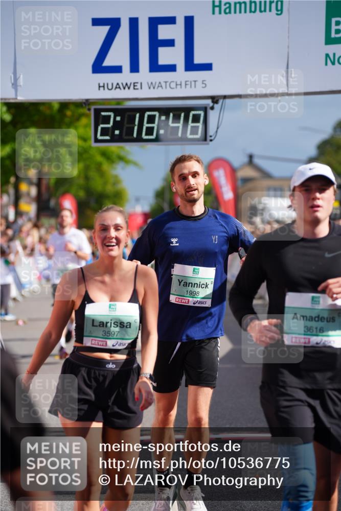 20.09.2026 - PSD Bank Halbmarathon LAZAROV Photography http://msf.ph/oto/10536775 20.09.2026 12:18:47 Ziel 1424, 1425, 1694, 1998, 2121, 2137, 2912, 3084, 3540, 3597, 3616, 3736 meine-sportfotos.de