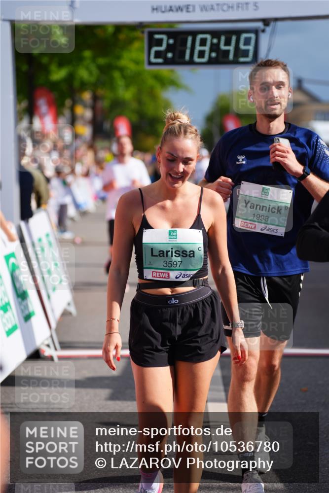 20.09.2026 - PSD Bank Halbmarathon LAZAROV Photography http://msf.ph/oto/10536780 20.09.2026 12:18:48 Ziel 1223, 1424, 1425, 1694, 1998, 2121, 2137, 2912, 3084, 3540, 3597, 3616, 3736 meine-sportfotos.de