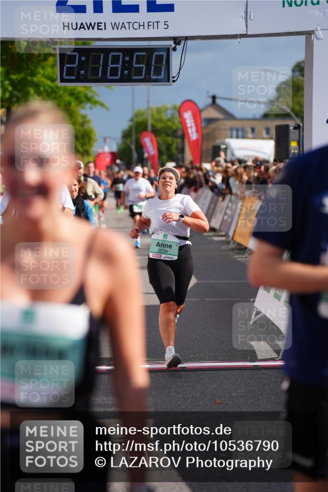 20.09.2026 - PSD Bank Halbmarathon LAZAROV Photography http://msf.ph/oto/10536790 20.09.2026 12:18:50 Ziel 1223, 1424, 1425, 1694, 1998, 2137, 2912, 3597, 3616, 3736 meine-sportfotos.de