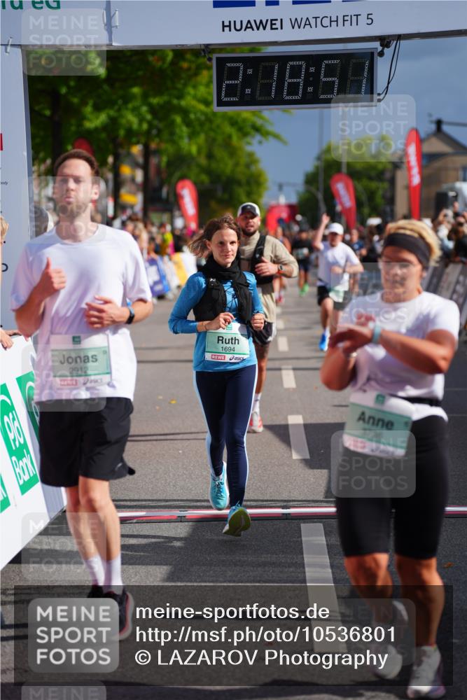 20.09.2026 - PSD Bank Halbmarathon LAZAROV Photography http://msf.ph/oto/10536801 20.09.2026 12:18:51 Ziel 1223, 1424, 1425, 1694, 1998, 2137, 2912, 3082, 3252, 3597, 3616, 3736 meine-sportfotos.de