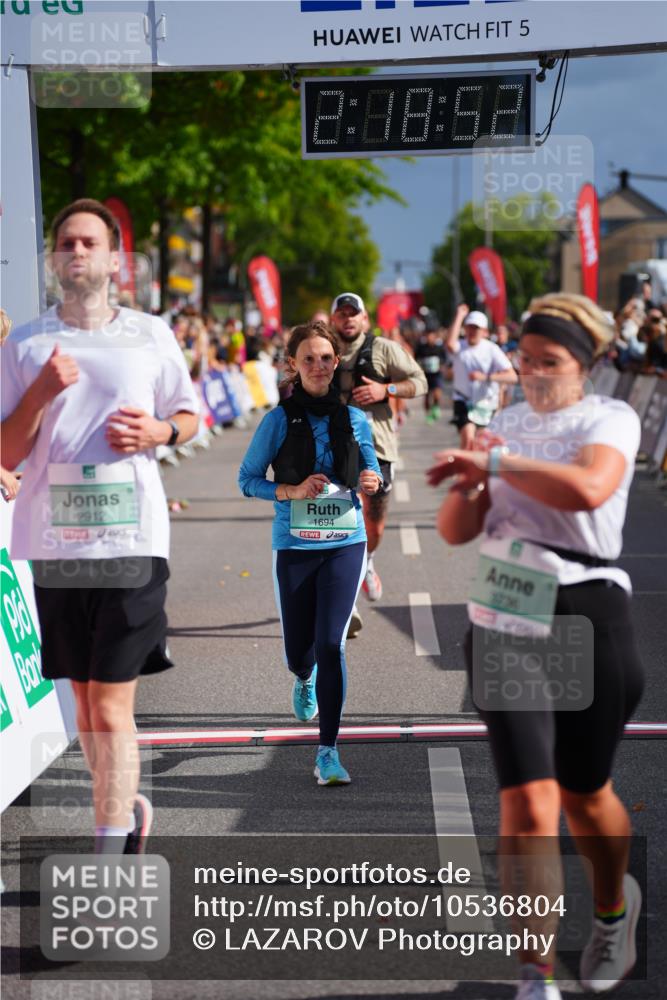 20.09.2026 - PSD Bank Halbmarathon LAZAROV Photography http://msf.ph/oto/10536804 20.09.2026 12:18:51 Ziel 1223, 1424, 1425, 1694, 1998, 2137, 2912, 3082, 3252, 3597, 3616, 3736 meine-sportfotos.de