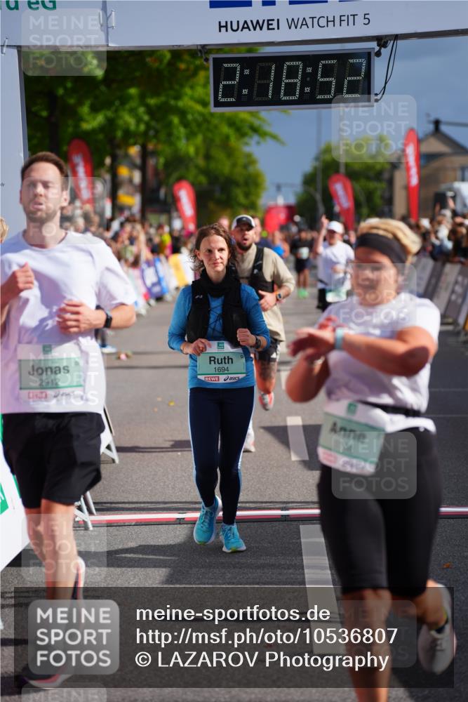 20.09.2026 - PSD Bank Halbmarathon LAZAROV Photography http://msf.ph/oto/10536807 20.09.2026 12:18:51 Ziel 1223, 1424, 1425, 1694, 1998, 2137, 2912, 3082, 3252, 3597, 3616, 3736 meine-sportfotos.de
