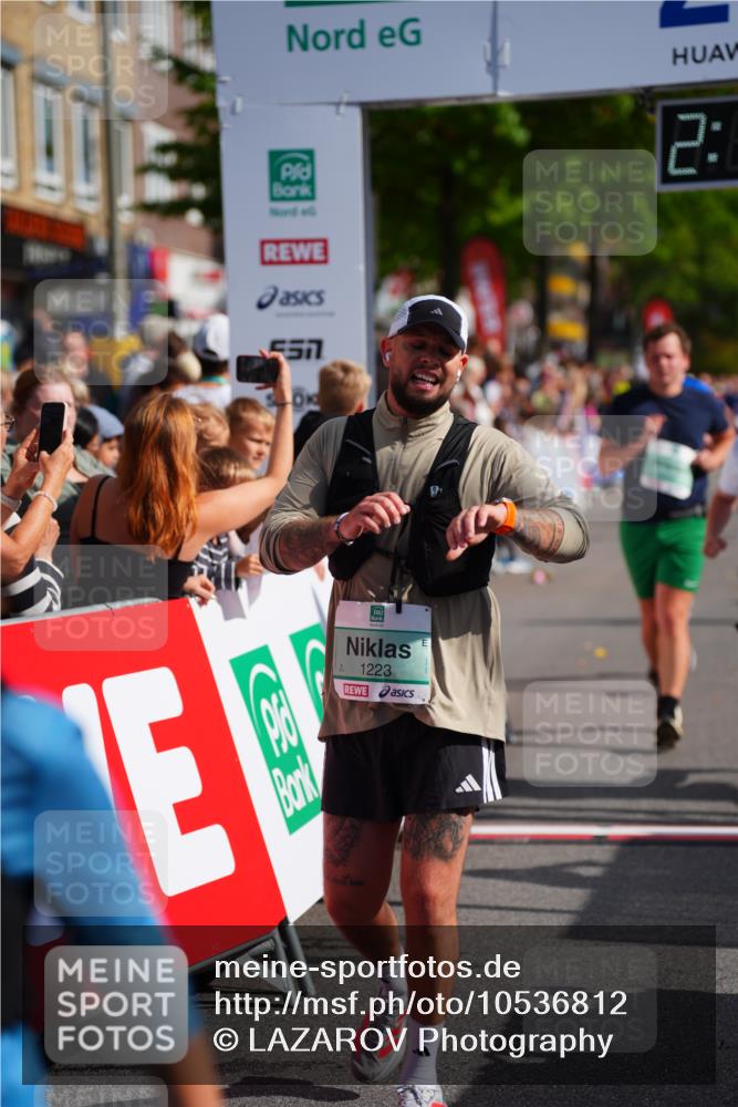 20.09.2026 - PSD Bank Halbmarathon LAZAROV Photography http://msf.ph/oto/10536812 20.09.2026 12:18:54 Ziel 1223, 1694, 1998, 2912, 2936, 3082, 3252, 3597, 3616, 3736, 4693 meine-sportfotos.de