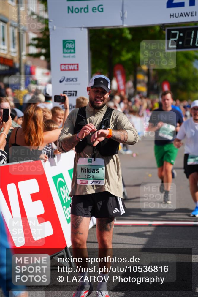 20.09.2026 - PSD Bank Halbmarathon LAZAROV Photography http://msf.ph/oto/10536816 20.09.2026 12:18:54 Ziel 1223, 1694, 1998, 2912, 2936, 3082, 3252, 3597, 3616, 3736, 4693 meine-sportfotos.de