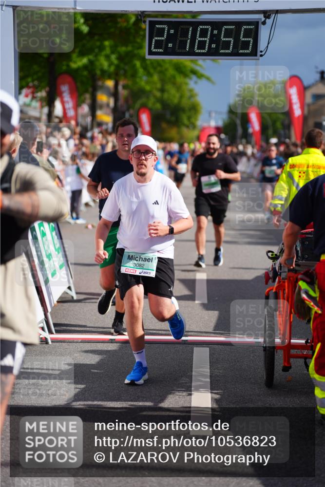 20.09.2026 - PSD Bank Halbmarathon LAZAROV Photography http://msf.ph/oto/10536823 20.09.2026 12:18:55 Ziel 1223, 1694, 2912, 2936, 3082, 3252, 3736, 4693 meine-sportfotos.de