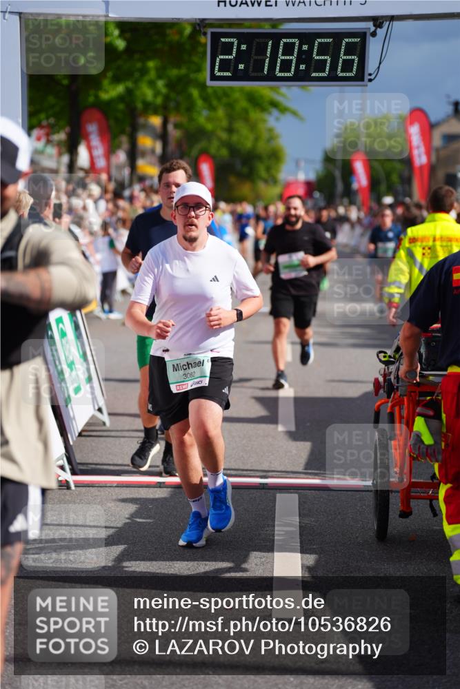 20.09.2026 - PSD Bank Halbmarathon LAZAROV Photography http://msf.ph/oto/10536826 20.09.2026 12:18:55 Ziel 1223, 1694, 2912, 2936, 3082, 3252, 3736, 4693 meine-sportfotos.de