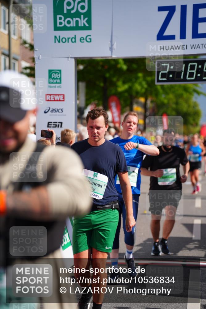 20.09.2026 - PSD Bank Halbmarathon LAZAROV Photography http://msf.ph/oto/10536834 20.09.2026 12:18:57 Ziel 1223, 1694, 2912, 2936, 3082, 3252, 3637, 3736, 4693 meine-sportfotos.de
