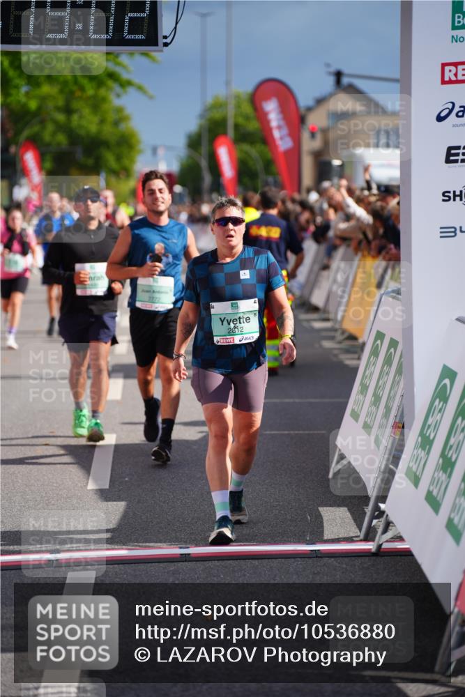 20.09.2026 - PSD Bank Halbmarathon LAZAROV Photography http://msf.ph/oto/10536880 20.09.2026 12:19:02 Ziel 1489, 2772, 2812, 2936, 3082, 3252, 3384, 3637, 3763, 4693 meine-sportfotos.de