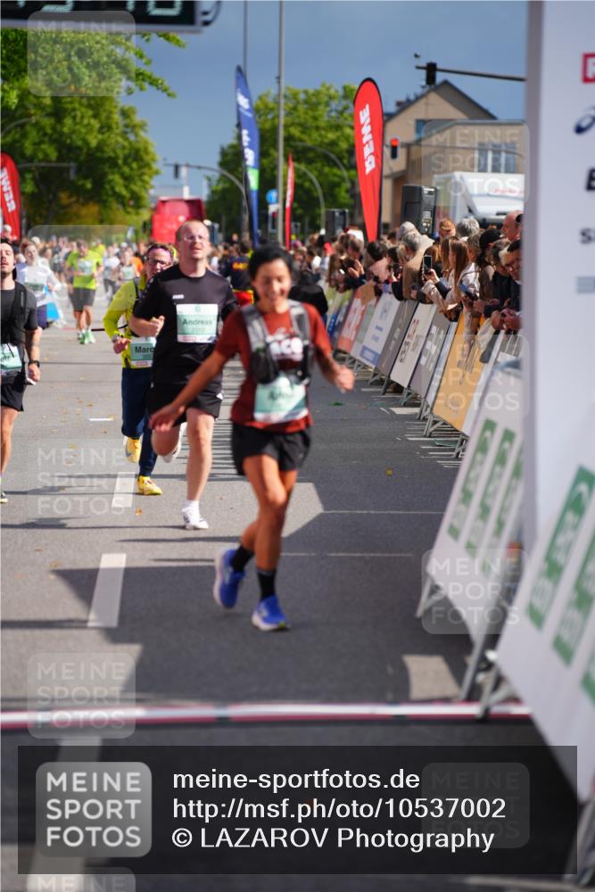 20.09.2026 - PSD Bank Halbmarathon LAZAROV Photography http://msf.ph/oto/10537002 20.09.2026 12:19:15 Ziel 1283, 1997, 2312, 2876, 2911, 3290, 3357, 3717, 3720, 4086, 4338 meine-sportfotos.de