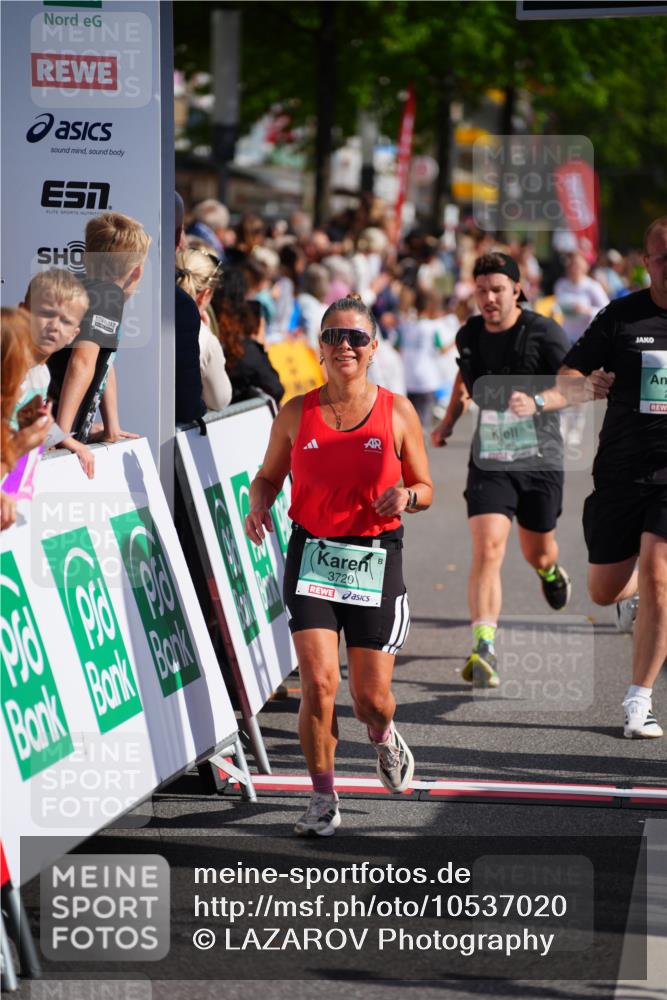 20.09.2026 - PSD Bank Halbmarathon LAZAROV Photography http://msf.ph/oto/10537020 20.09.2026 12:19:17 Ziel 1283, 1997, 2312, 3290, 3357, 3717, 3720, 4086, 4338 meine-sportfotos.de