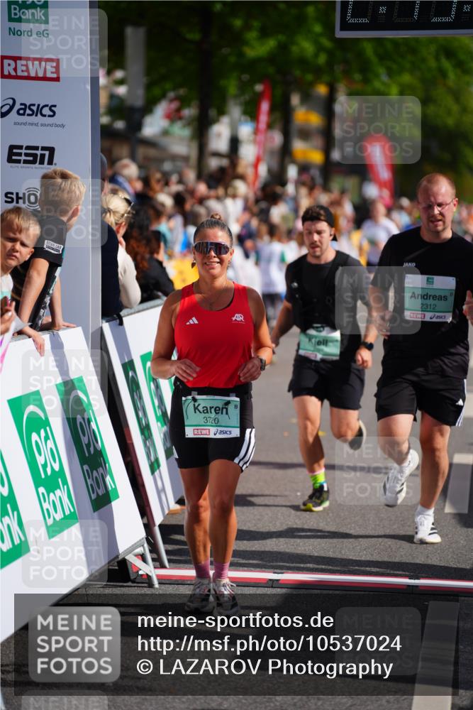 20.09.2026 - PSD Bank Halbmarathon LAZAROV Photography http://msf.ph/oto/10537024 20.09.2026 12:19:17 Ziel 1283, 1997, 2312, 3290, 3357, 3717, 3720, 4086, 4338 meine-sportfotos.de