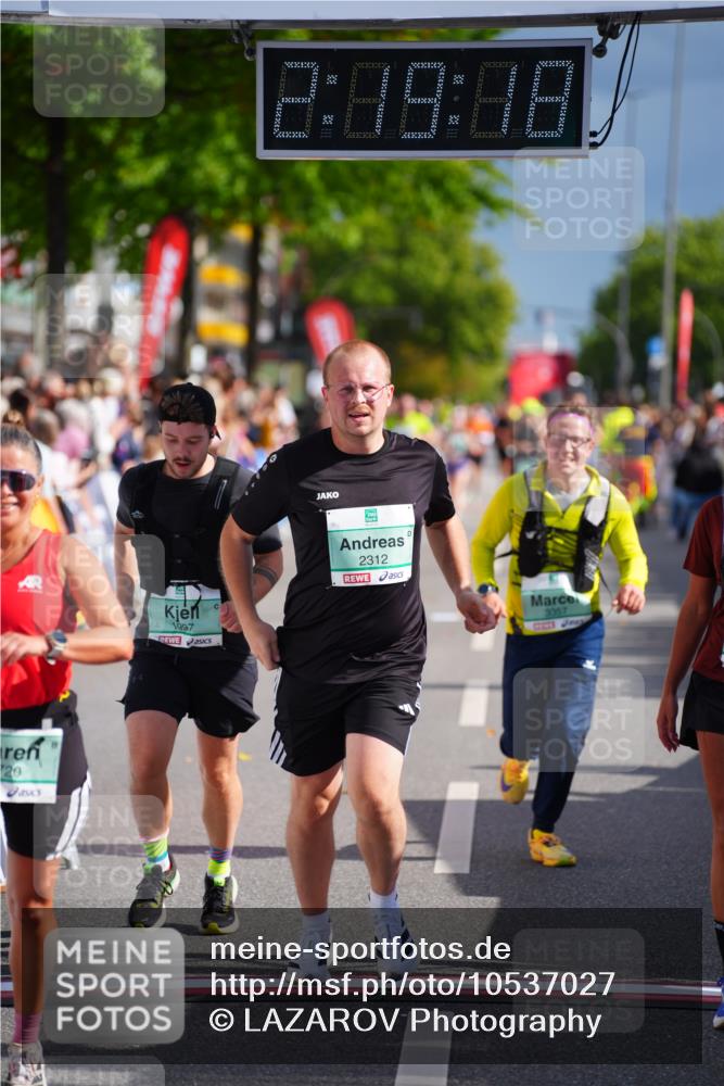 20.09.2026 - PSD Bank Halbmarathon LAZAROV Photography http://msf.ph/oto/10537027 20.09.2026 12:19:17 Ziel 1283, 1997, 2312, 3290, 3357, 3717, 3720, 4086, 4338 meine-sportfotos.de