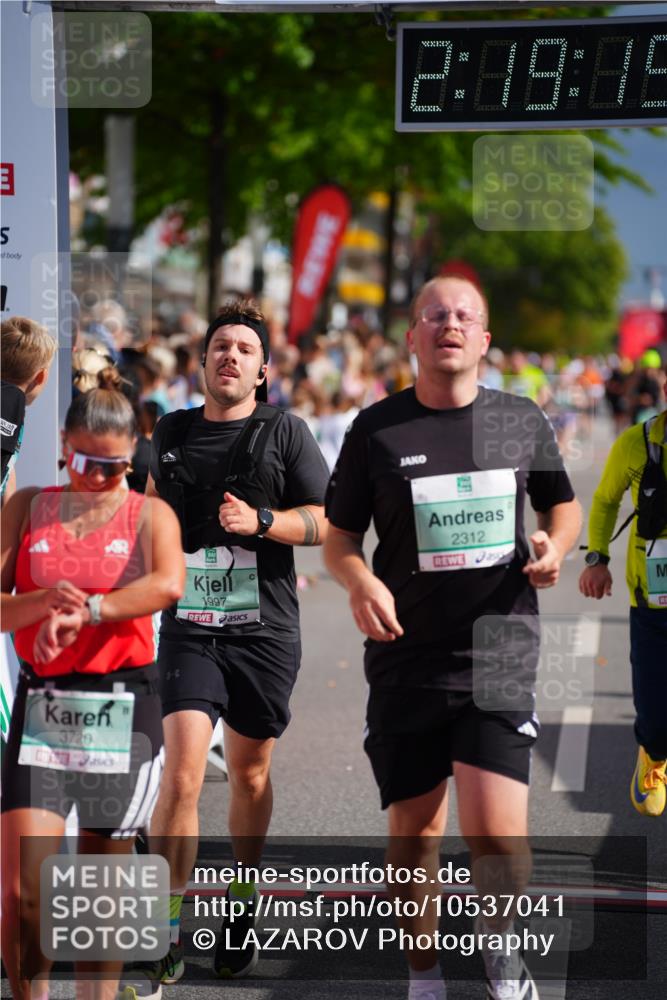 20.09.2026 - PSD Bank Halbmarathon LAZAROV Photography http://msf.ph/oto/10537041 20.09.2026 12:19:18 Ziel 1276, 1283, 1997, 2312, 3290, 3357, 3717, 3720, 4338 meine-sportfotos.de
