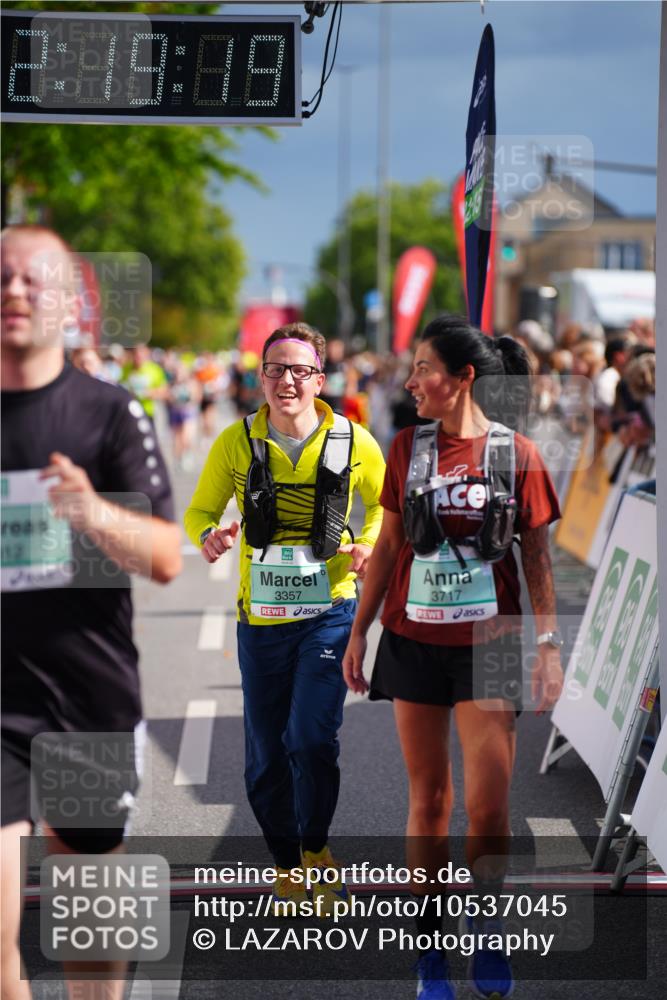 20.09.2026 - PSD Bank Halbmarathon LAZAROV Photography http://msf.ph/oto/10537045 20.09.2026 12:19:19 Ziel 1276, 1283, 1997, 2312, 3290, 3357, 3717, 3720 meine-sportfotos.de