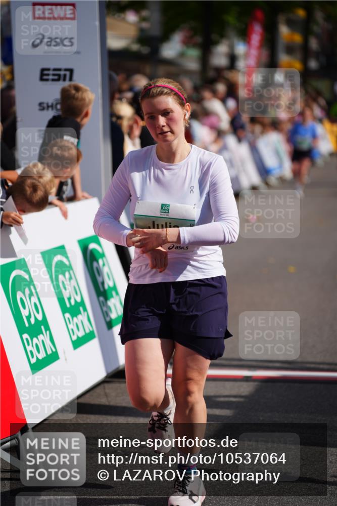 20.09.2026 - PSD Bank Halbmarathon LAZAROV Photography http://msf.ph/oto/10537064 20.09.2026 12:19:23 Ziel 1276, 1997, 2312, 3357, 3717, 3720 meine-sportfotos.de