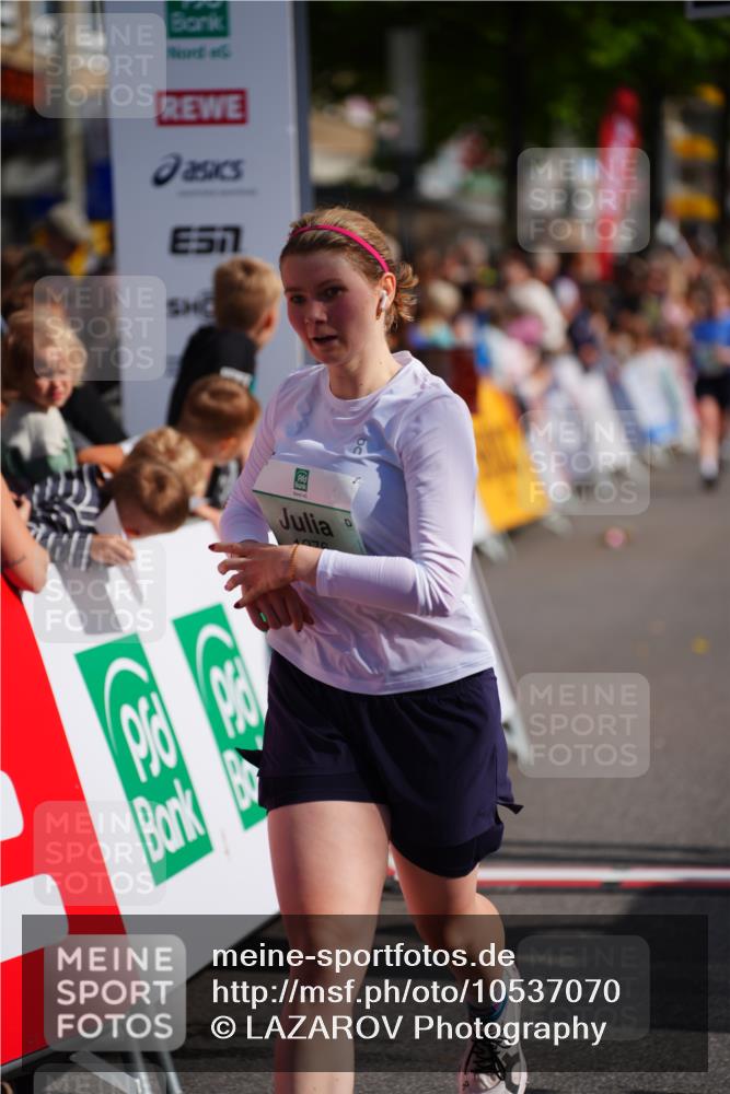 20.09.2026 - PSD Bank Halbmarathon LAZAROV Photography http://msf.ph/oto/10537070 20.09.2026 12:19:23 Ziel 1276, 1997, 2312, 3357, 3717, 3720 meine-sportfotos.de