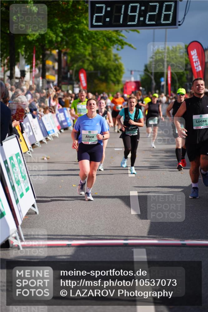 20.09.2026 - PSD Bank Halbmarathon LAZAROV Photography http://msf.ph/oto/10537073 20.09.2026 12:19:27 Ziel 1276, 1461, 2513, 2921, 3357, 4383, 4682 meine-sportfotos.de