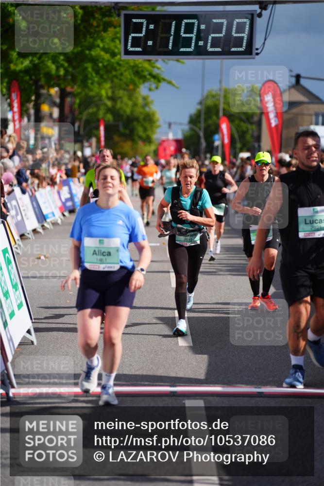 20.09.2026 - PSD Bank Halbmarathon LAZAROV Photography http://msf.ph/oto/10537086 20.09.2026 12:19:29 Ziel 1276, 1461, 2214, 2513, 2921, 4383, 4682 meine-sportfotos.de