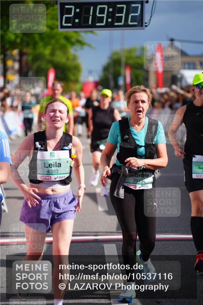 20.09.2026 - PSD Bank Halbmarathon LAZAROV Photography http://msf.ph/oto/10537116 20.09.2026 12:19:31 Ziel 1351, 1461, 2214, 2513, 2921, 4383, 4682 meine-sportfotos.de
