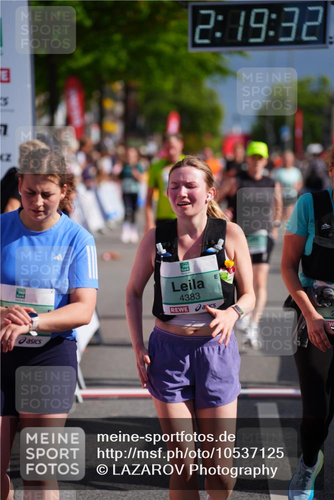 20.09.2026 - PSD Bank Halbmarathon LAZAROV Photography http://msf.ph/oto/10537125 20.09.2026 12:19:32 Ziel 1351, 1461, 2214, 2513, 2921, 4383, 4682 meine-sportfotos.de