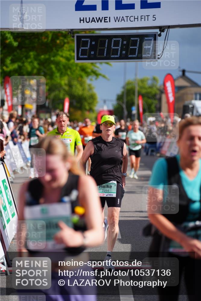 20.09.2026 - PSD Bank Halbmarathon LAZAROV Photography http://msf.ph/oto/10537136 20.09.2026 12:19:32 Ziel 1351, 1461, 2214, 2513, 2921, 4383, 4682 meine-sportfotos.de