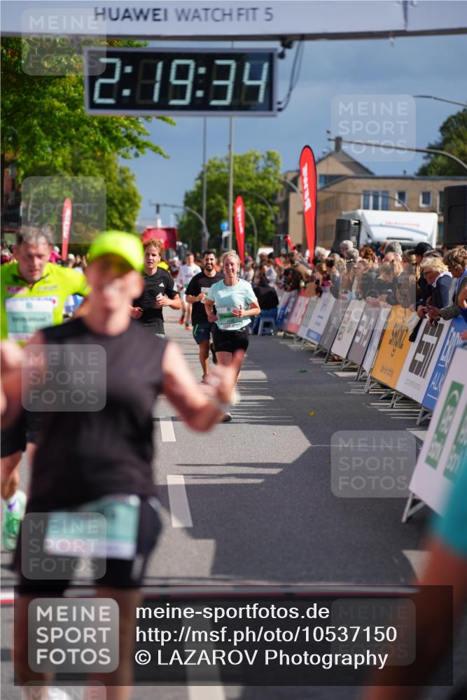 20.09.2026 - PSD Bank Halbmarathon LAZAROV Photography http://msf.ph/oto/10537150 20.09.2026 12:19:34 Ziel 1351, 1461, 1877, 2214, 2513, 2921, 3581, 4383, 4682, 4726 meine-sportfotos.de