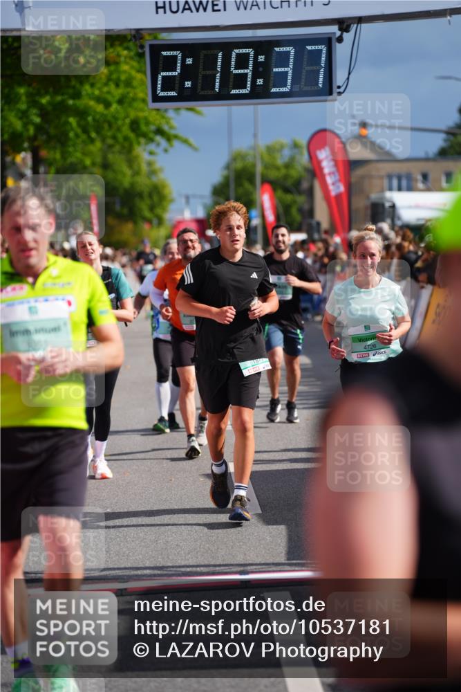 20.09.2026 - PSD Bank Halbmarathon LAZAROV Photography http://msf.ph/oto/10537181 20.09.2026 12:19:36 Ziel 1351, 1461, 1877, 2214, 2242, 2513, 2921, 3581, 3974, 4033, 4383, 4682, 4726 meine-sportfotos.de