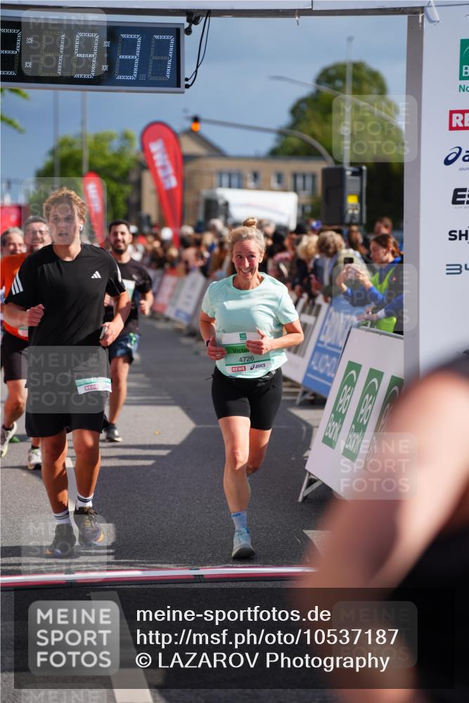 20.09.2026 - PSD Bank Halbmarathon LAZAROV Photography http://msf.ph/oto/10537187 20.09.2026 12:19:37 Ziel 1351, 1877, 2214, 2242, 2513, 3581, 3974, 4033, 4383, 4682, 4726 meine-sportfotos.de