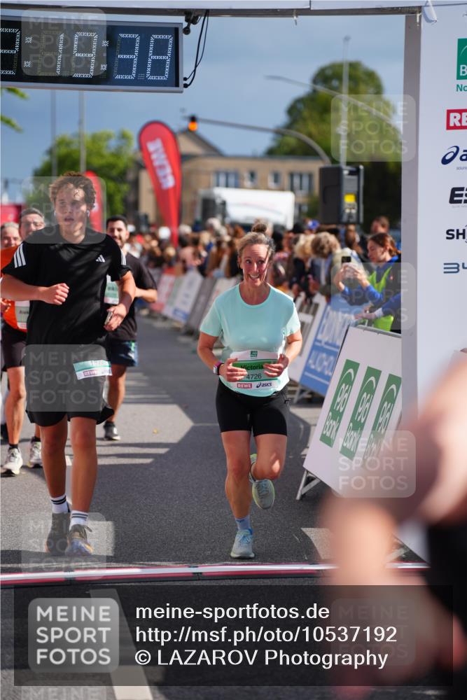 20.09.2026 - PSD Bank Halbmarathon LAZAROV Photography http://msf.ph/oto/10537192 20.09.2026 12:19:37 Ziel 1351, 1877, 2214, 2242, 2513, 3581, 3974, 4033, 4383, 4682, 4726 meine-sportfotos.de